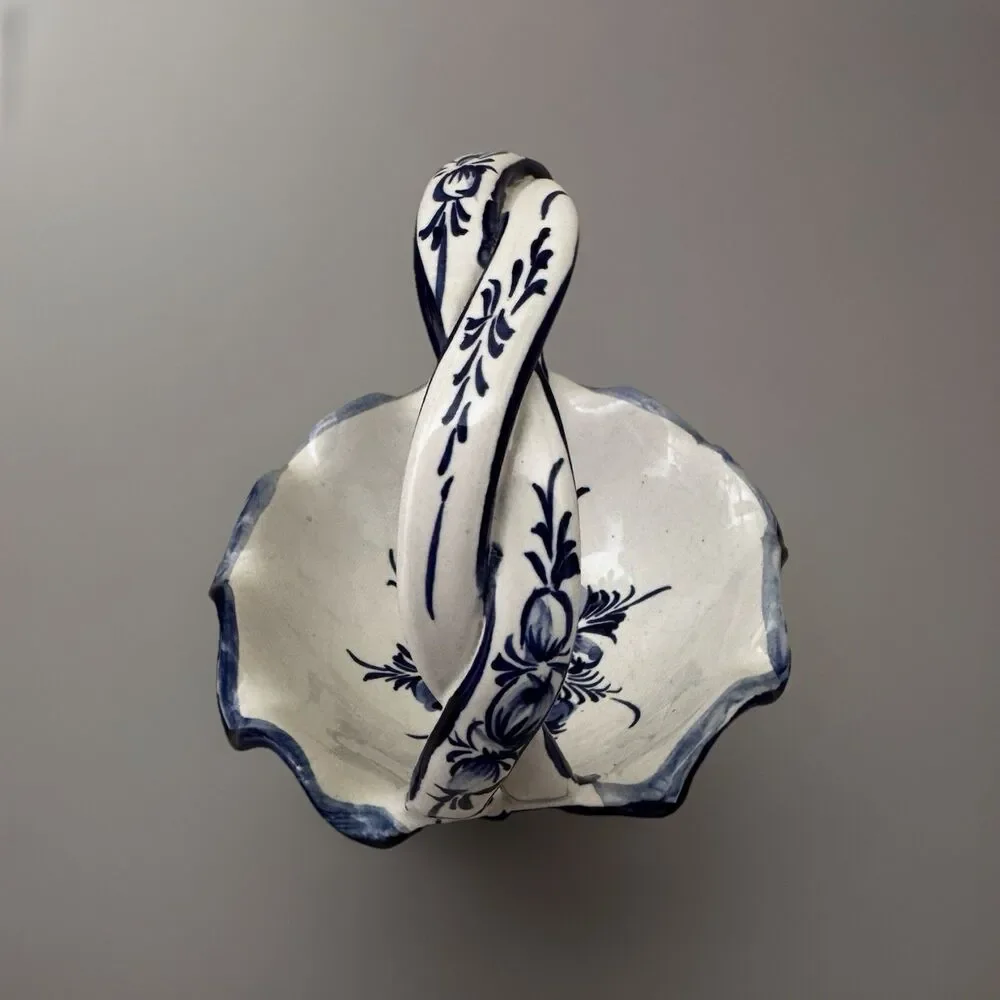 Vintage 1988 Hand Painted For Macy’s Ceramic Basket Blue White Floral Italy